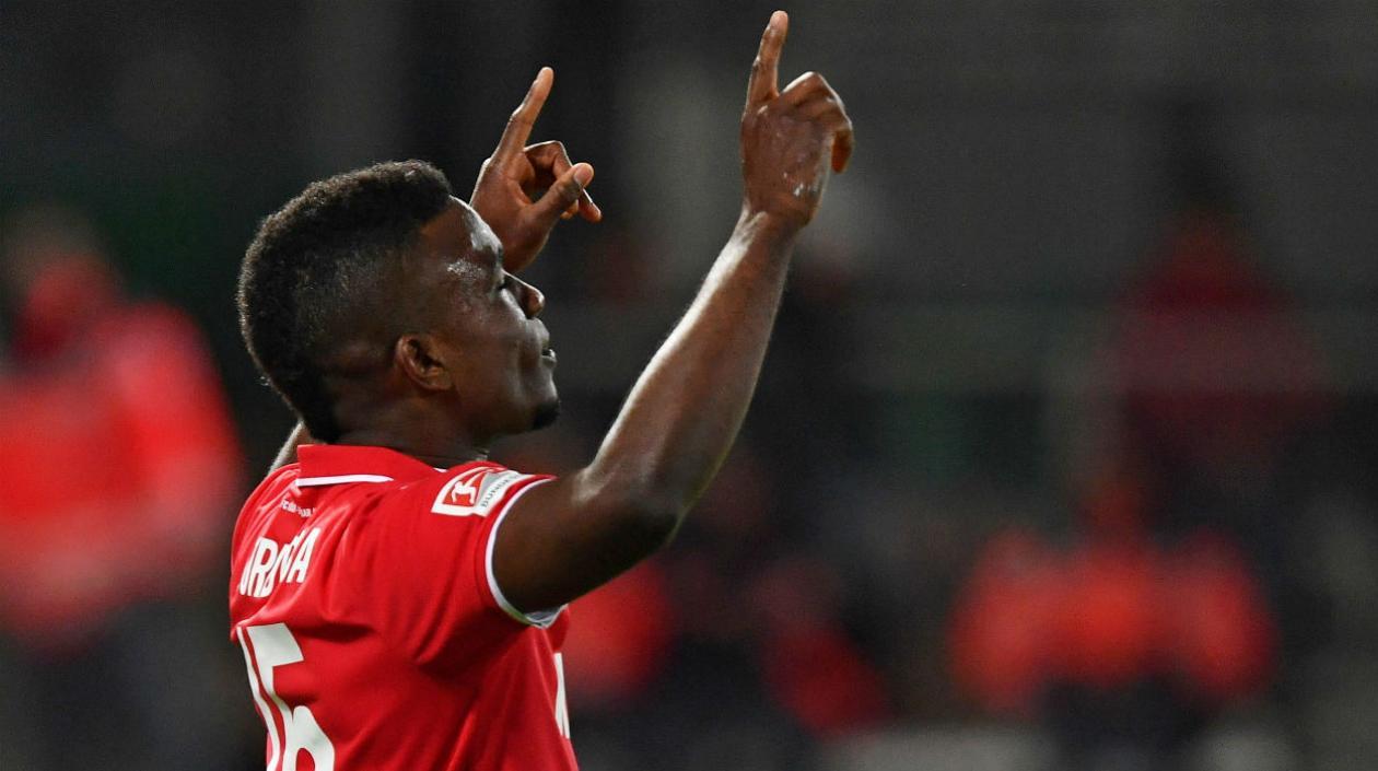 Jhon Córdoba, delantero colombiano. 