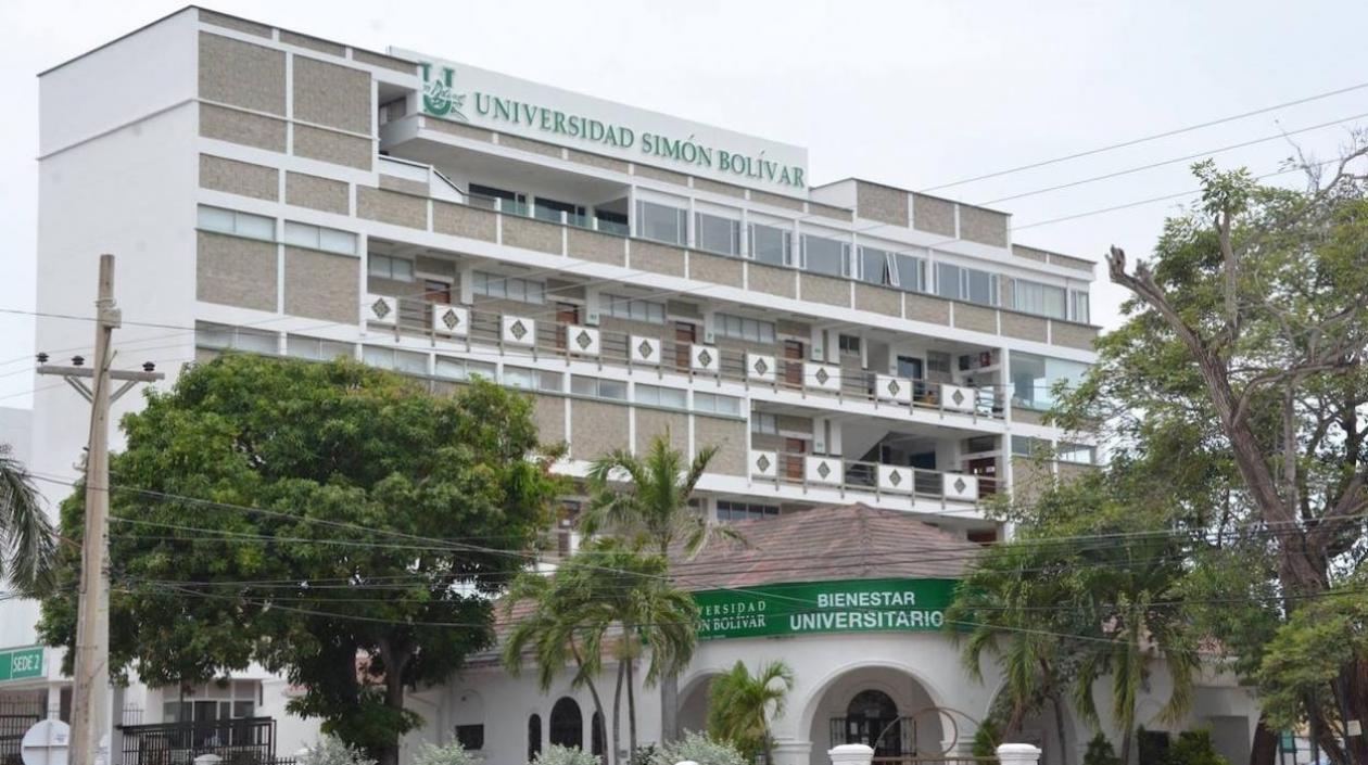 Fachada de la Universidad Simón Bolívar.