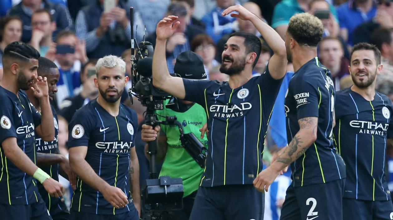 Ilkay Gundogan celebra el cuarto gol del City en el partido. 