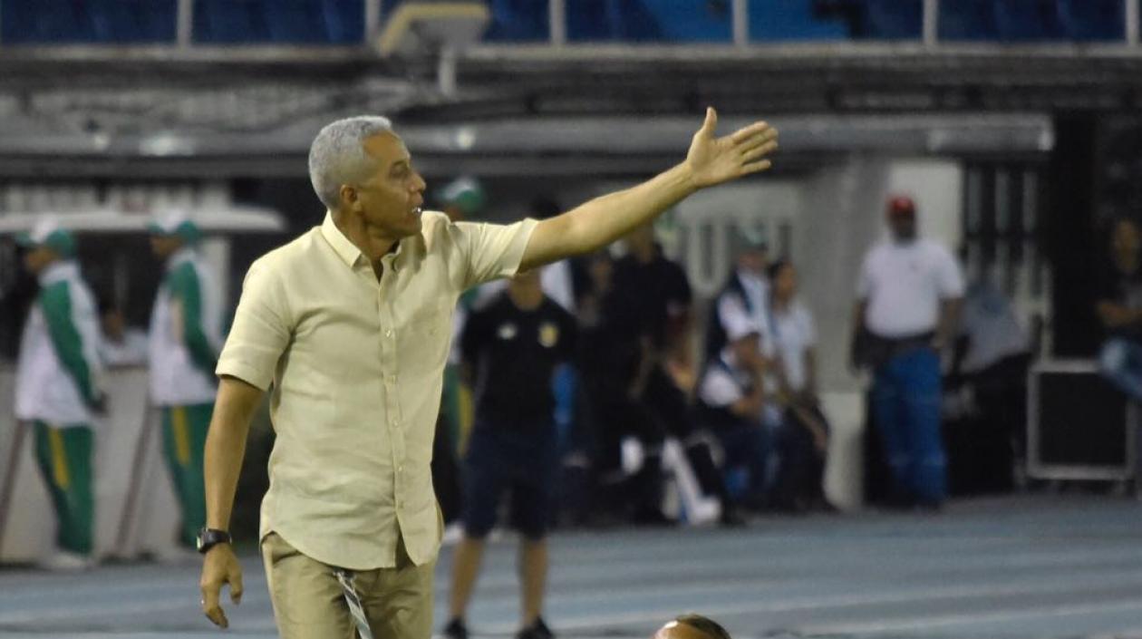 Alexis Mendoza, entrenador del DIM.