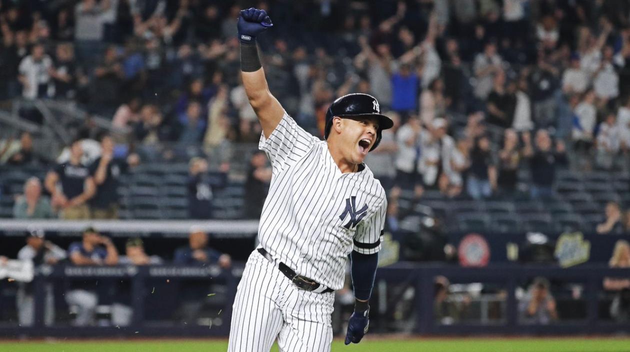 El festejo del cartagenero Giovanny Urshela.