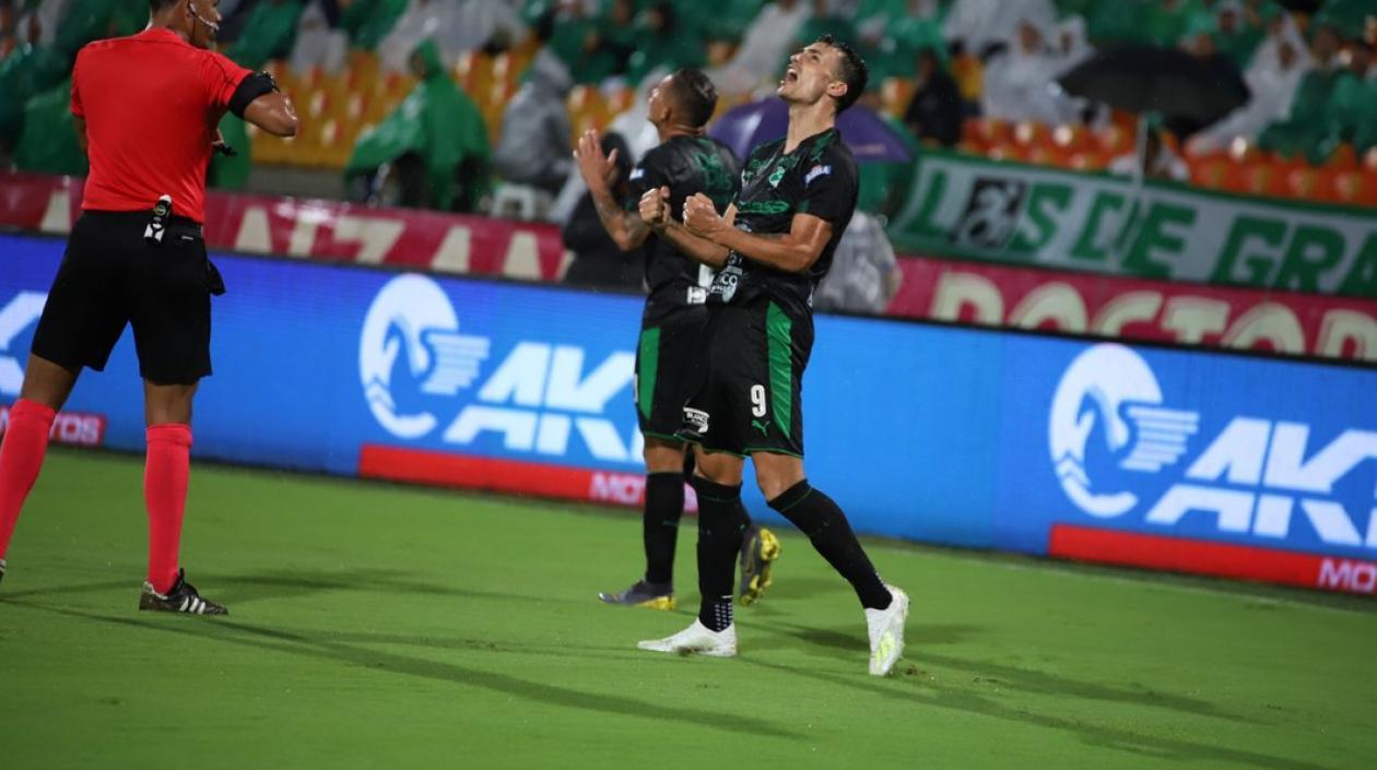 El delantero argentino Juan Ignacio Dinenno.