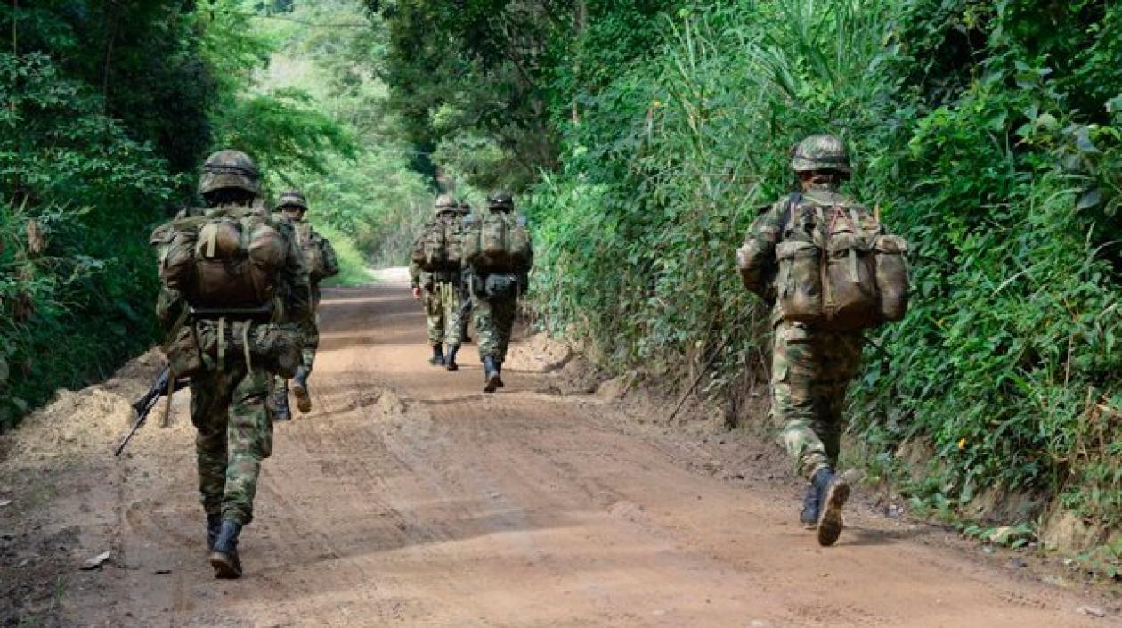 El hecho dejó tres soldados heridos por esquirlas y otros tres con aturdimiento por la onda expansiva.