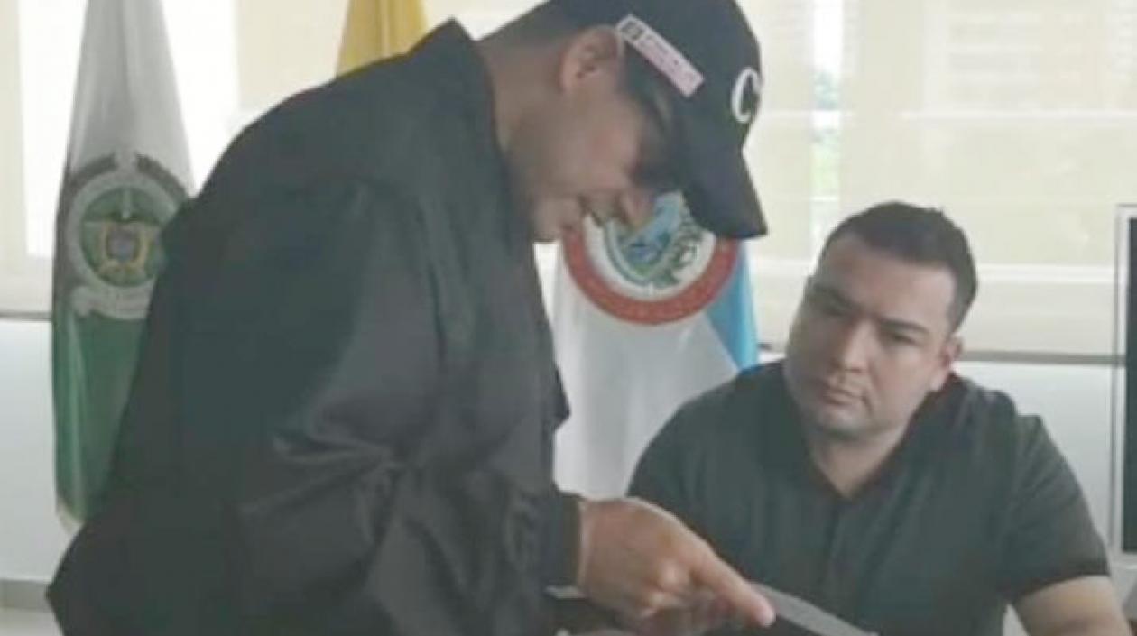 Momento de la captura de uno de los involucrados en el caso.