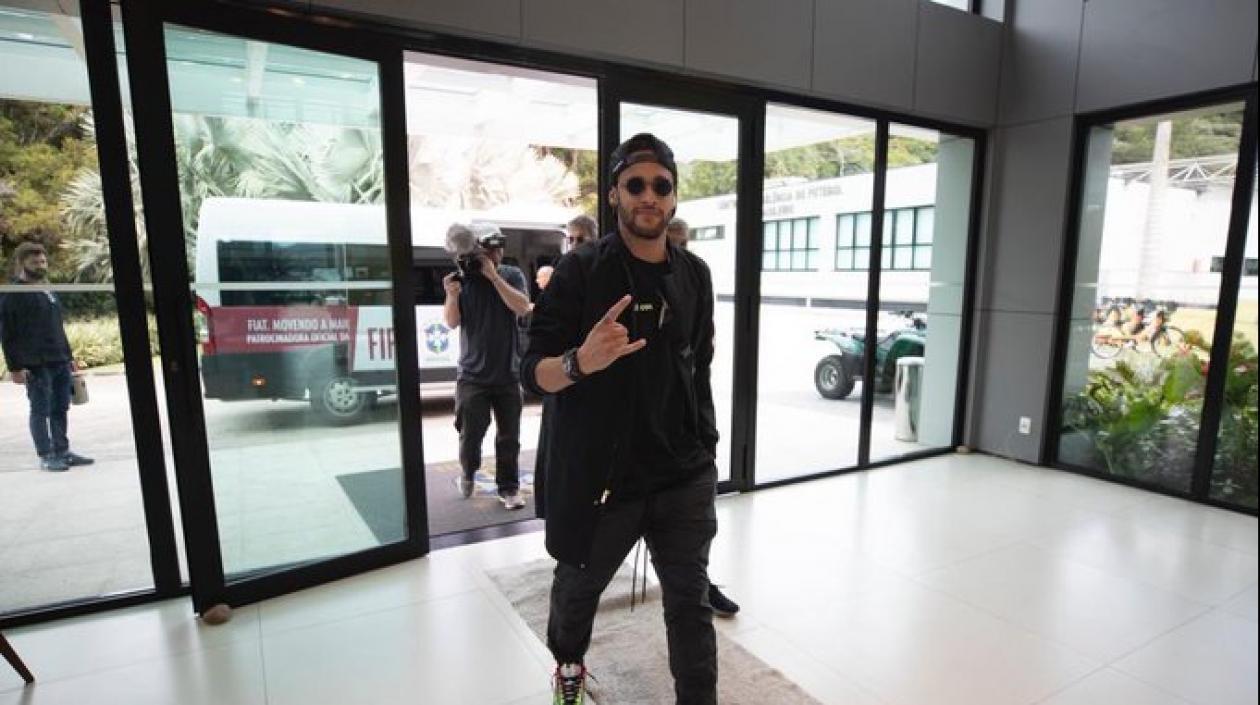 Neymar a su llegada a la concentración de Brasil.