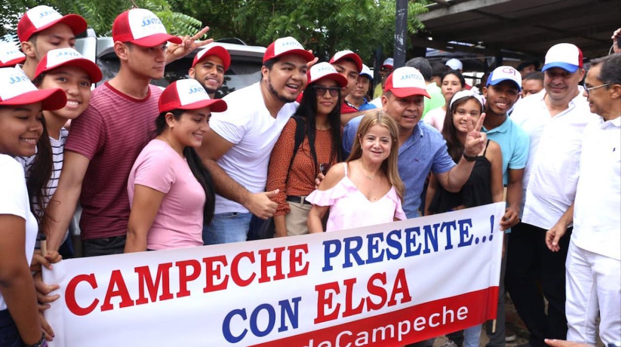 Con simpatizantes en el corregimiento de Campeche.
