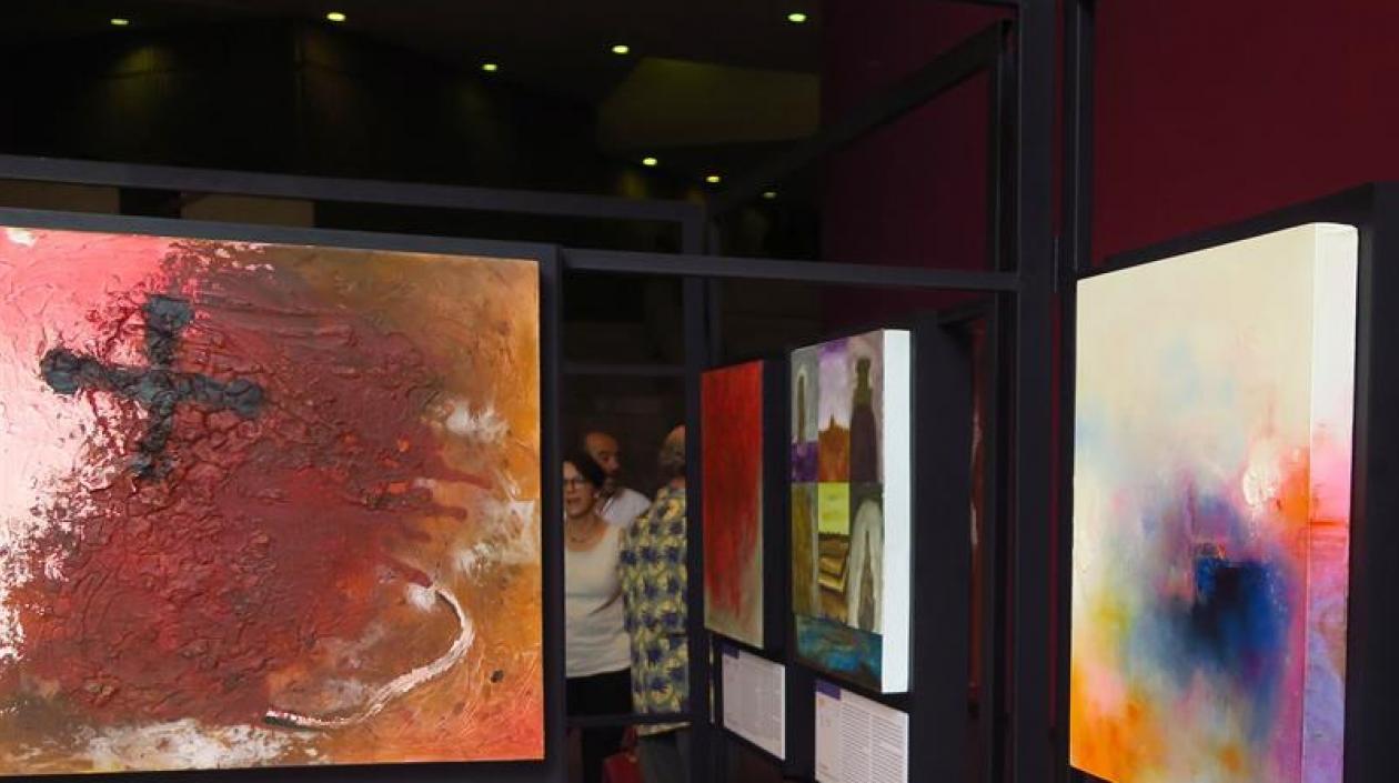 Imagen de las pinturas en honor a la tabla periódica.