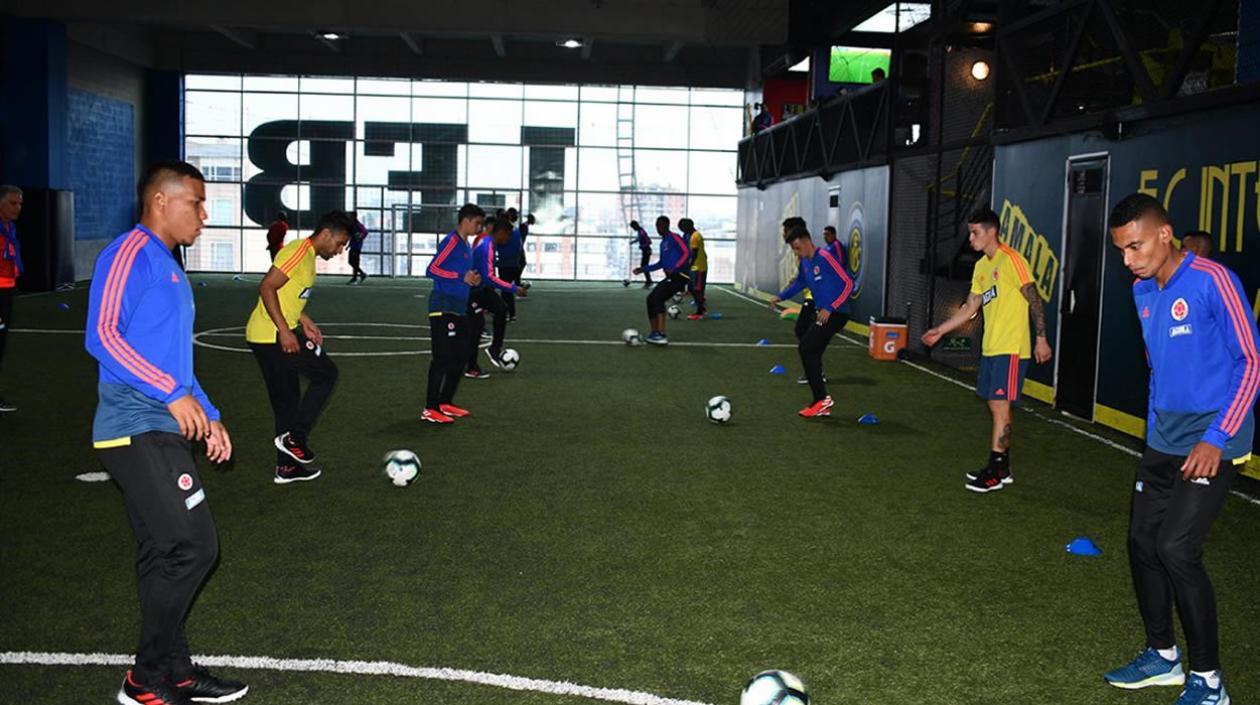 21 de los 23 jugadores convocados por Carlos Queiroz, ya entrenan en Bogotá.