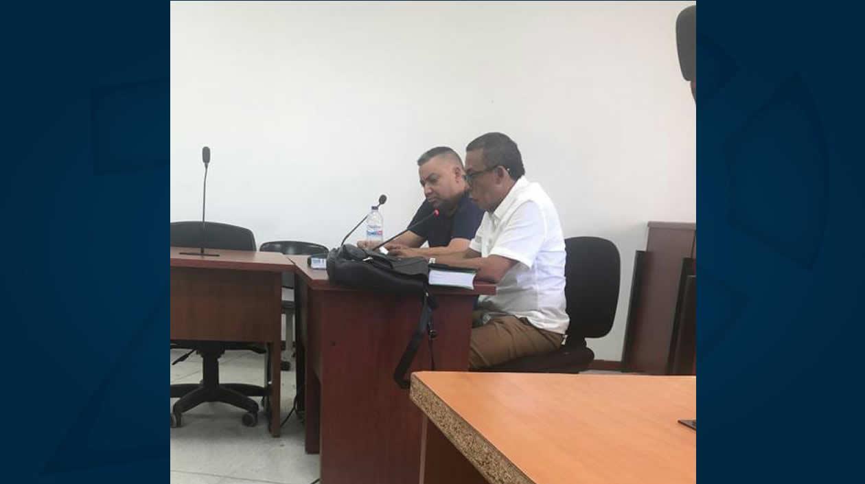 Hernando Rafael Consuegra Pertuz, de camisa negra, durante la audiencia.