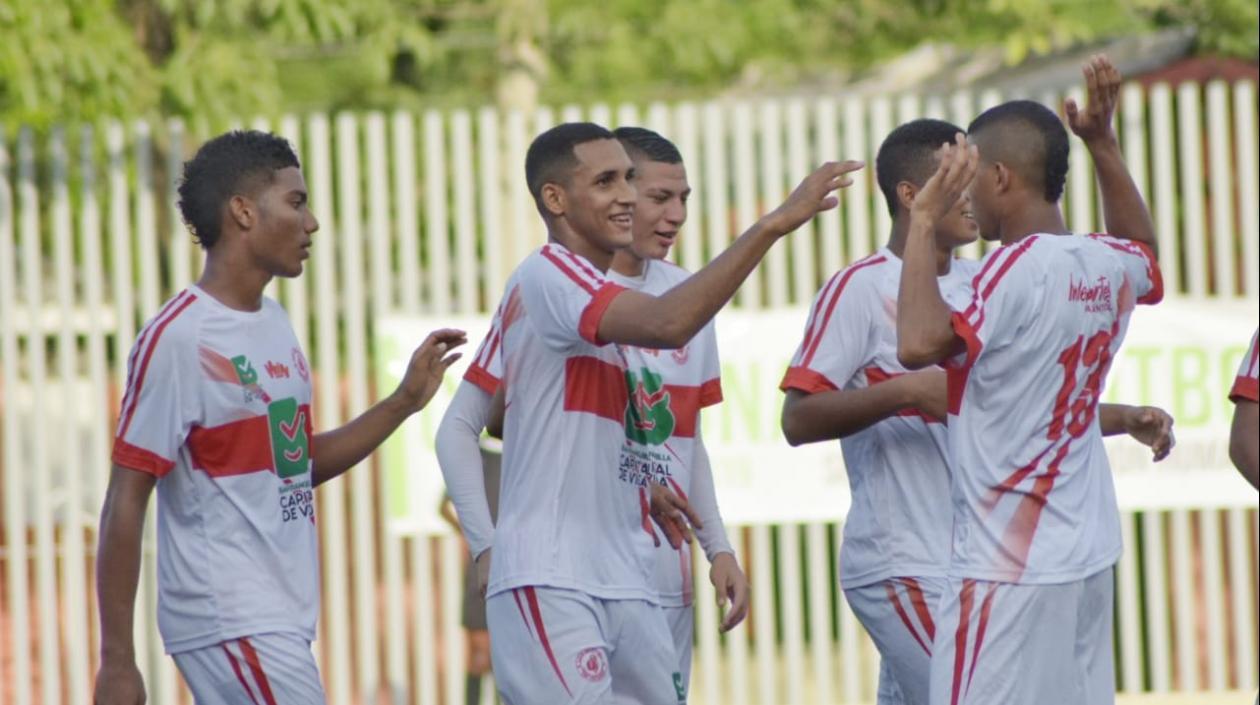 Jugadores de la Selección Atlántico celebran una de las anotaciones. 