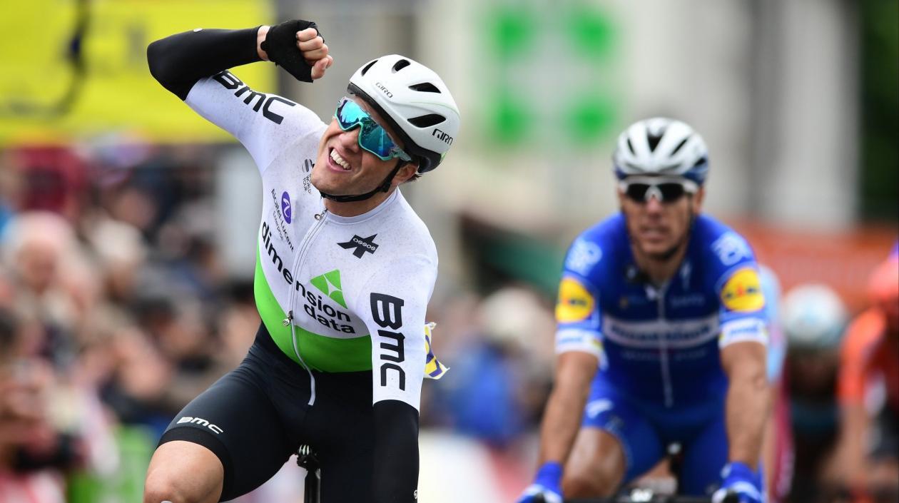 El noruego Edvald Boasson Hagen se impone en la meta. 
