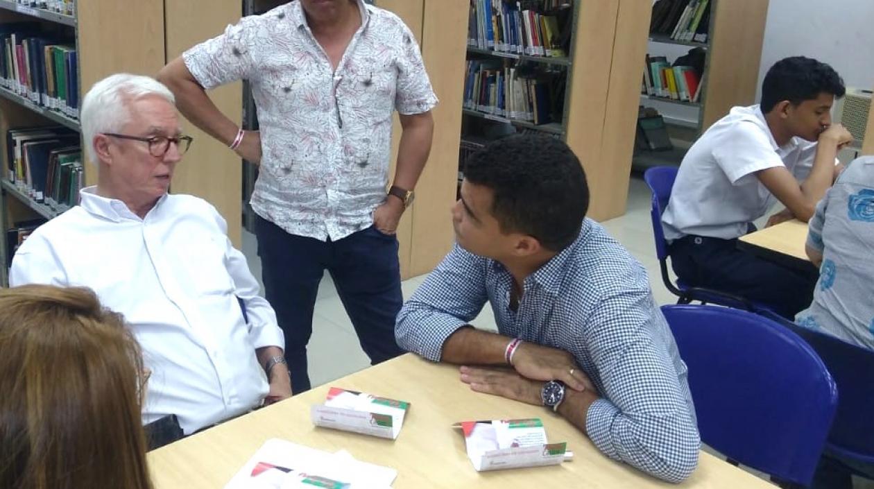 Rodney Castro reunido con el Senador Jorge Robledo.