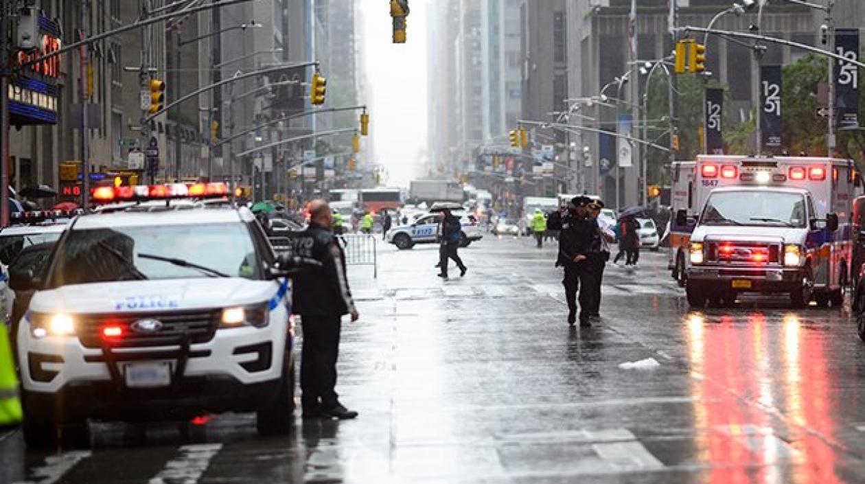  El suceso tuvo lugar a la altura del número 787 de la Séptima Avenida.