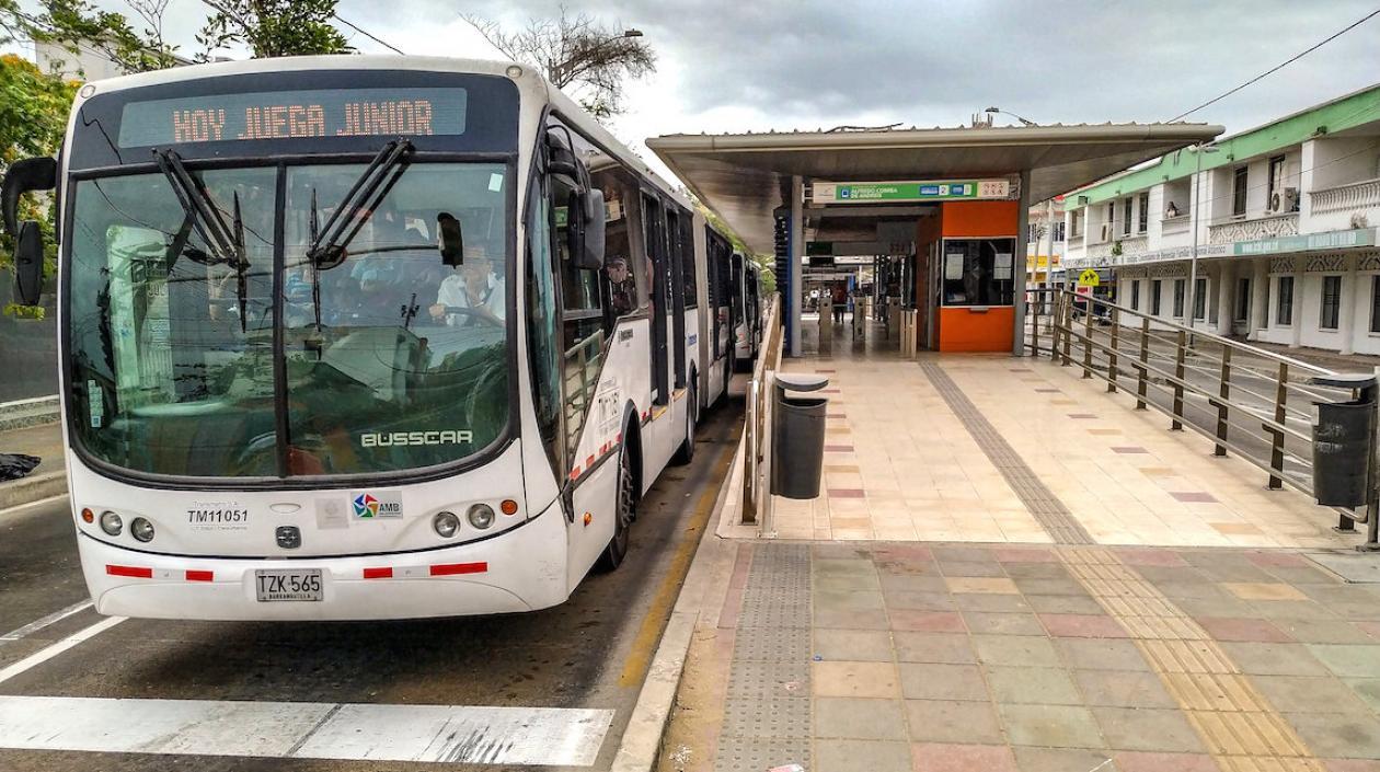 Los vehículos de Transmetro en modo Junior.