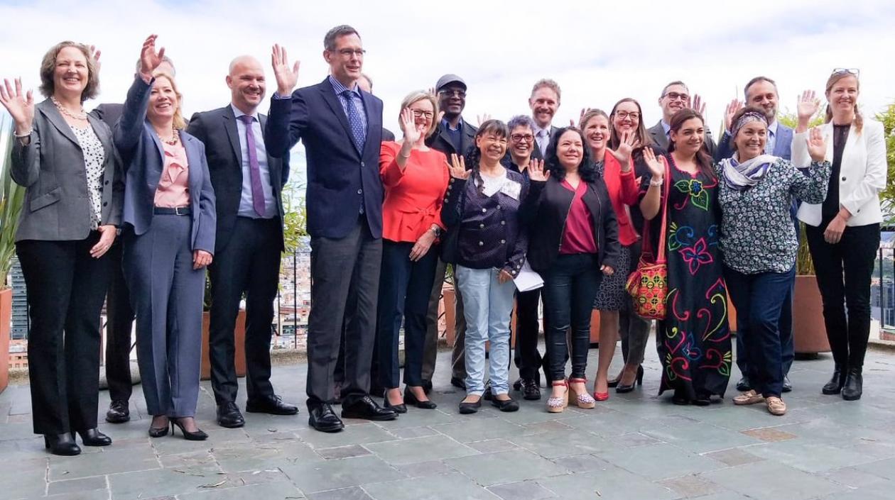 Representantes de la Unión Europea y líderes sociales colombianos.