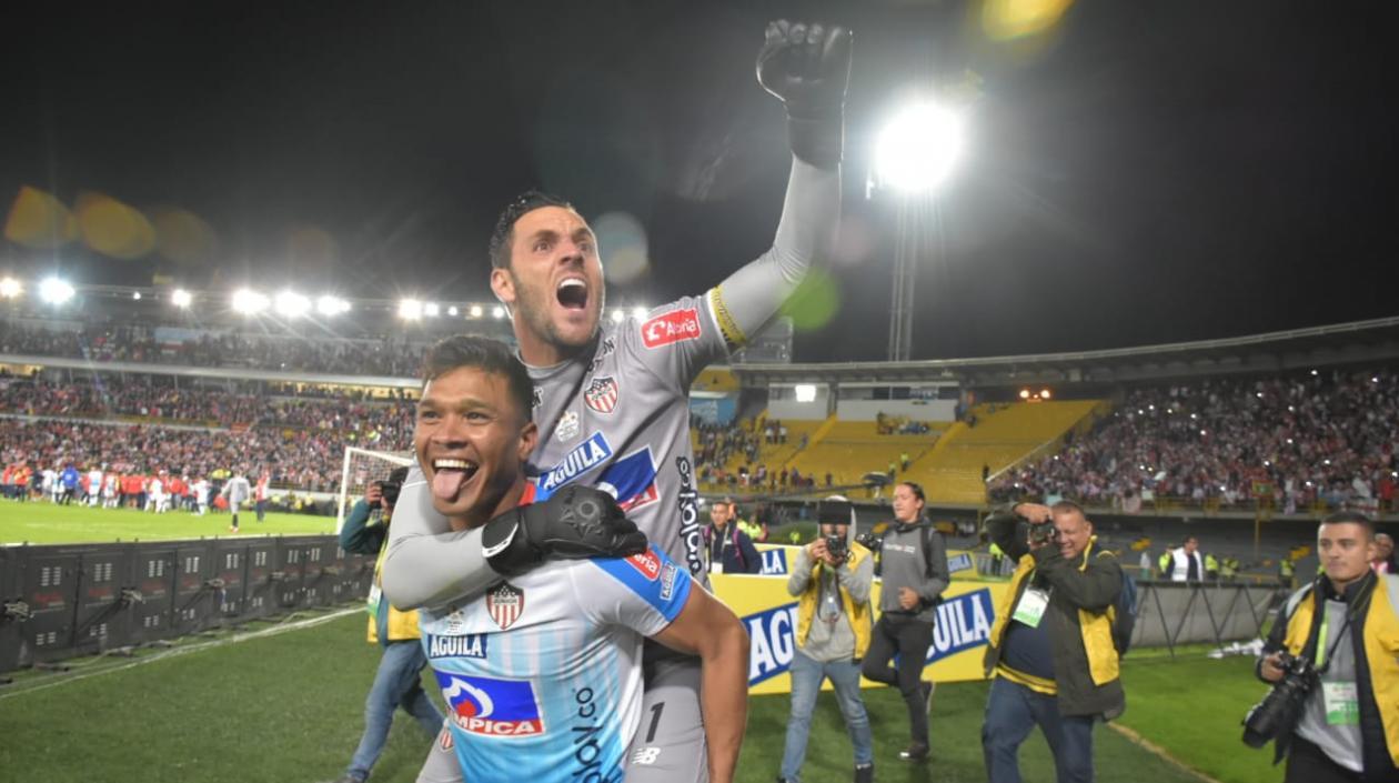 Sebastián Viera y Teófilo Gutiérrez.