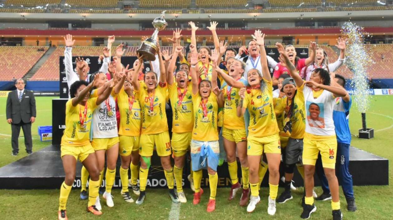 Atlético Huia, actuales campeonas de la Copa Libertadores Femenina. 