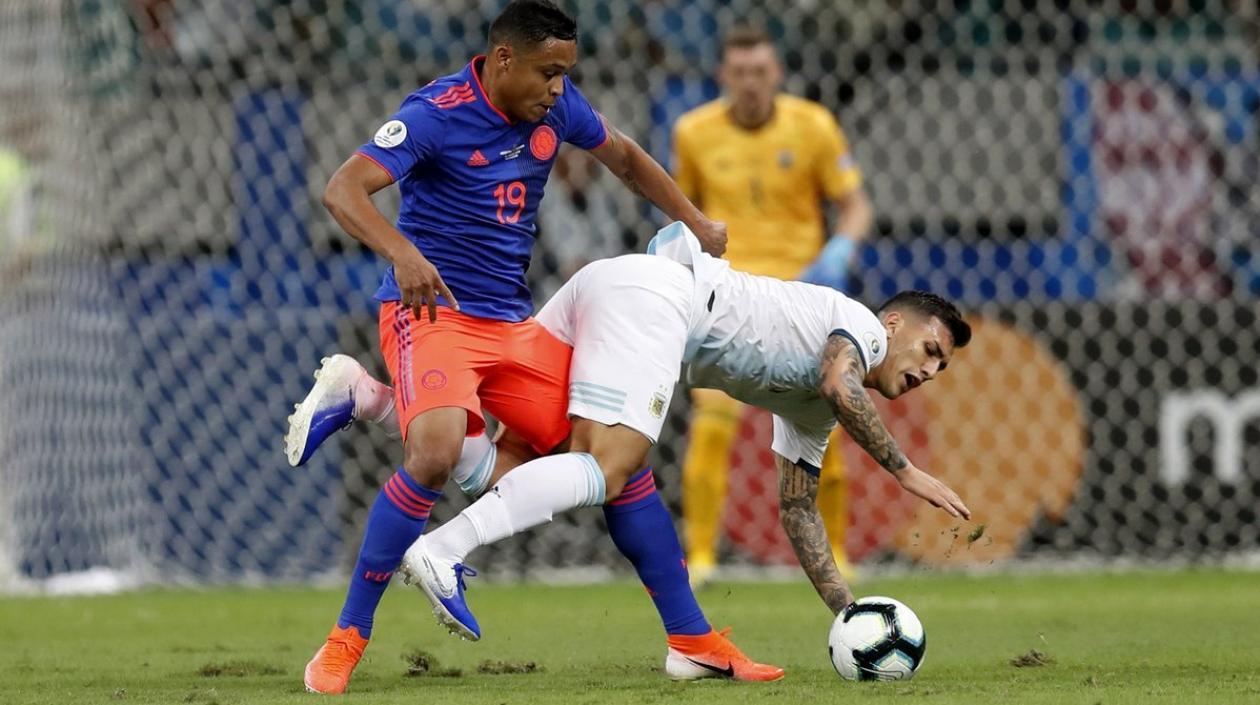 La jugada en la que se lesionó Luis Fernando Muriel.
