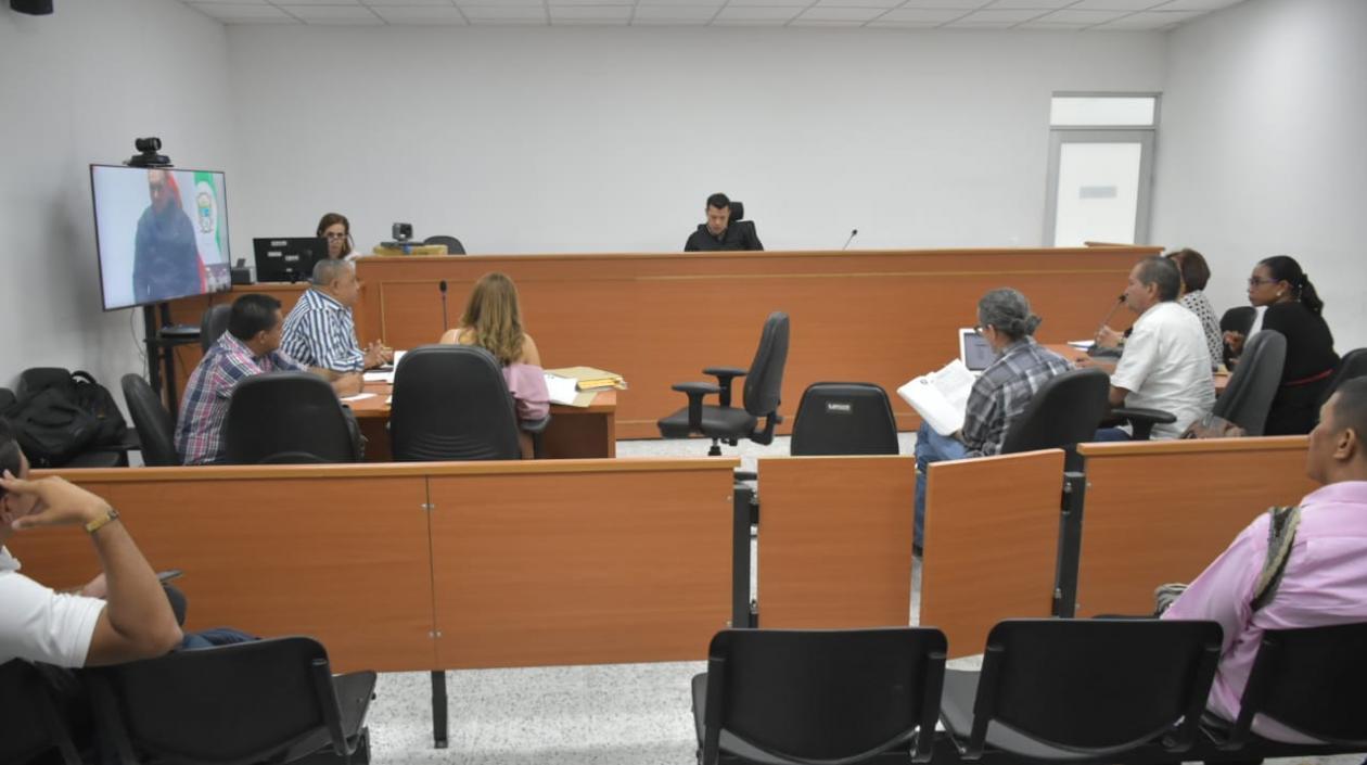 A la audiencia asistieron los abogados de los tres presuntos responsables del atentando.