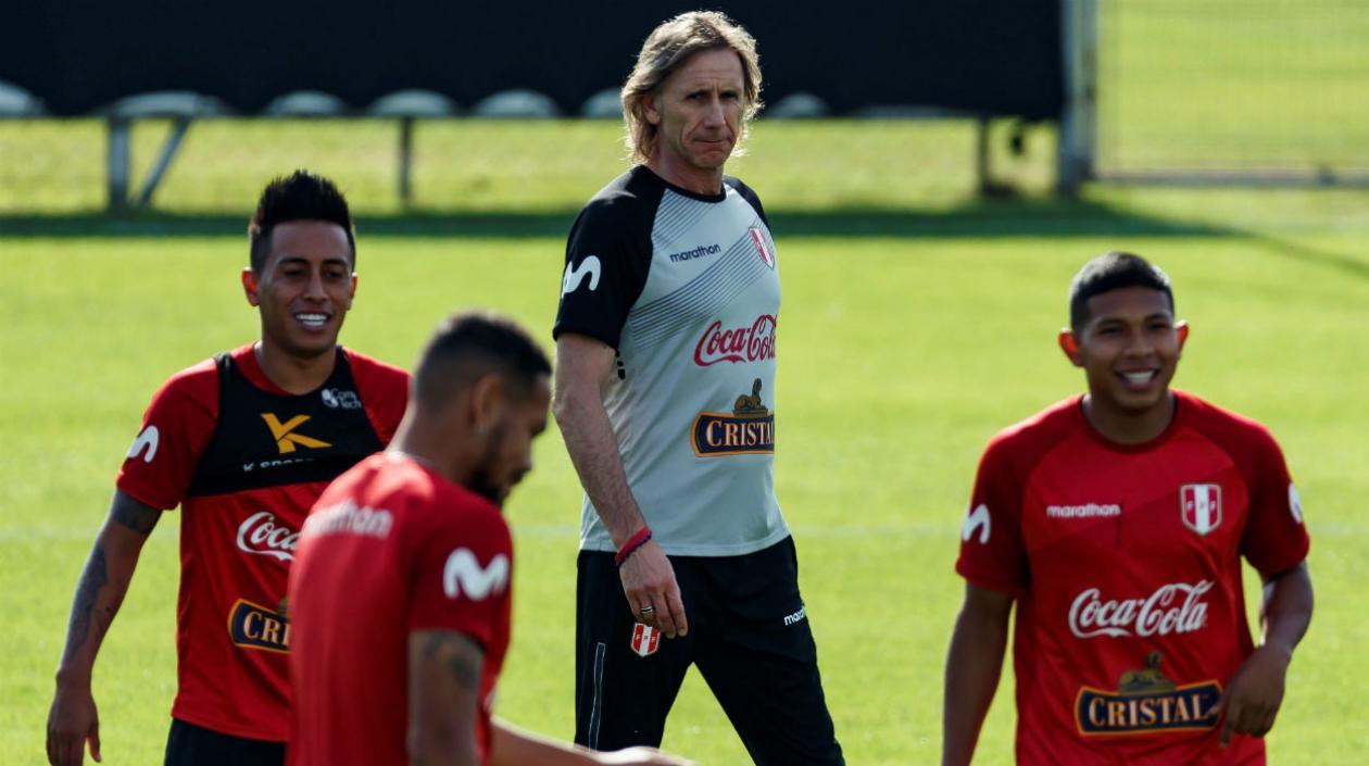 Ricardo Gareca durante un entrenamiento de la Selección Perú. 