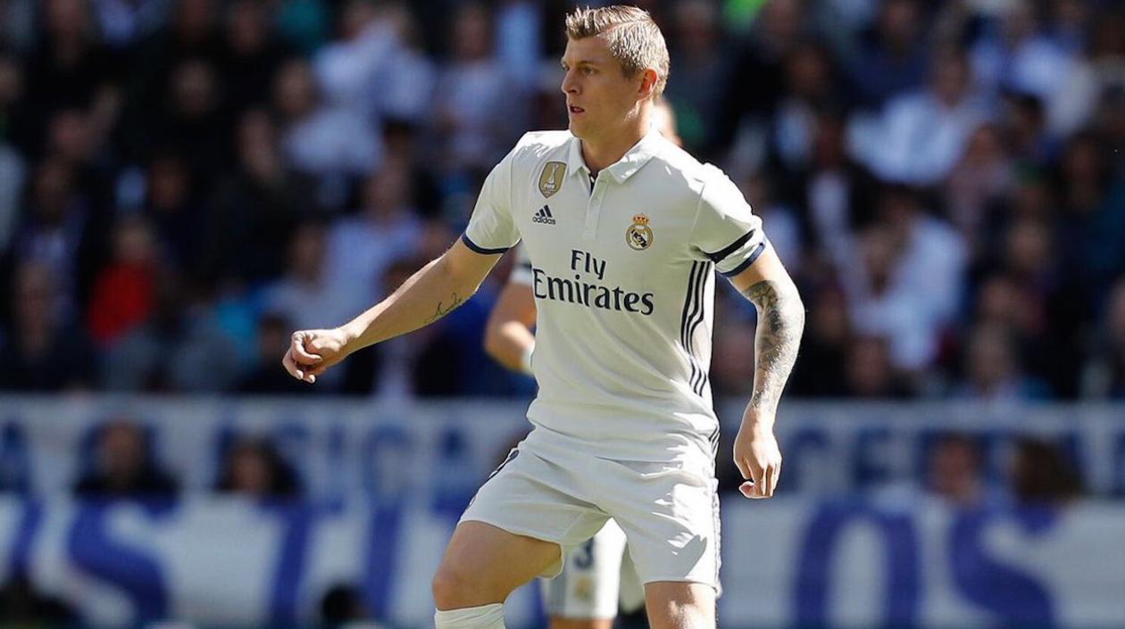 Toni Kroos, volante alemán. 
