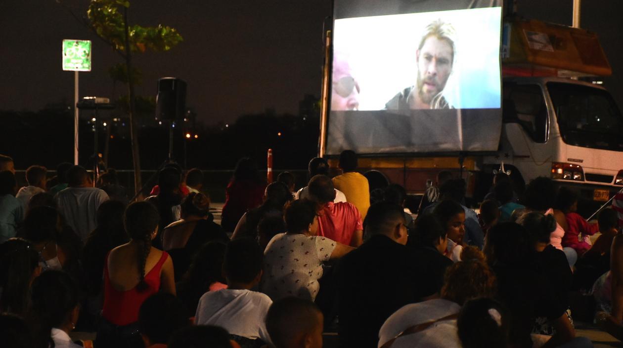 Cine al Río esta noche en el Gran Malecón del Río.