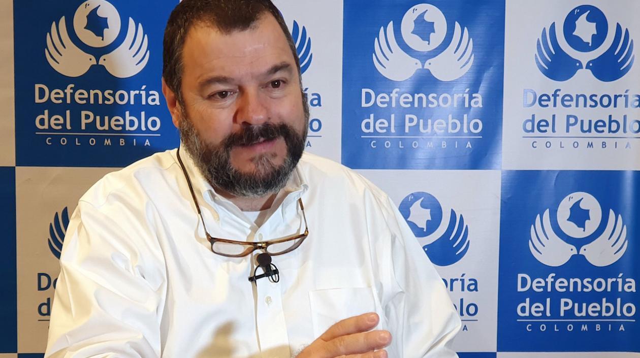 Carlos Negret, defensor del Pueblo.
