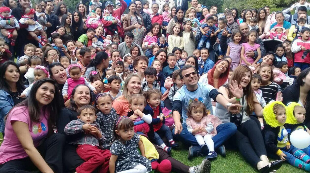 Liga de los múltiples en una de las reuniones.