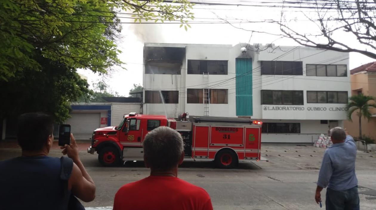 Incendio en edificio del barrio El Prado