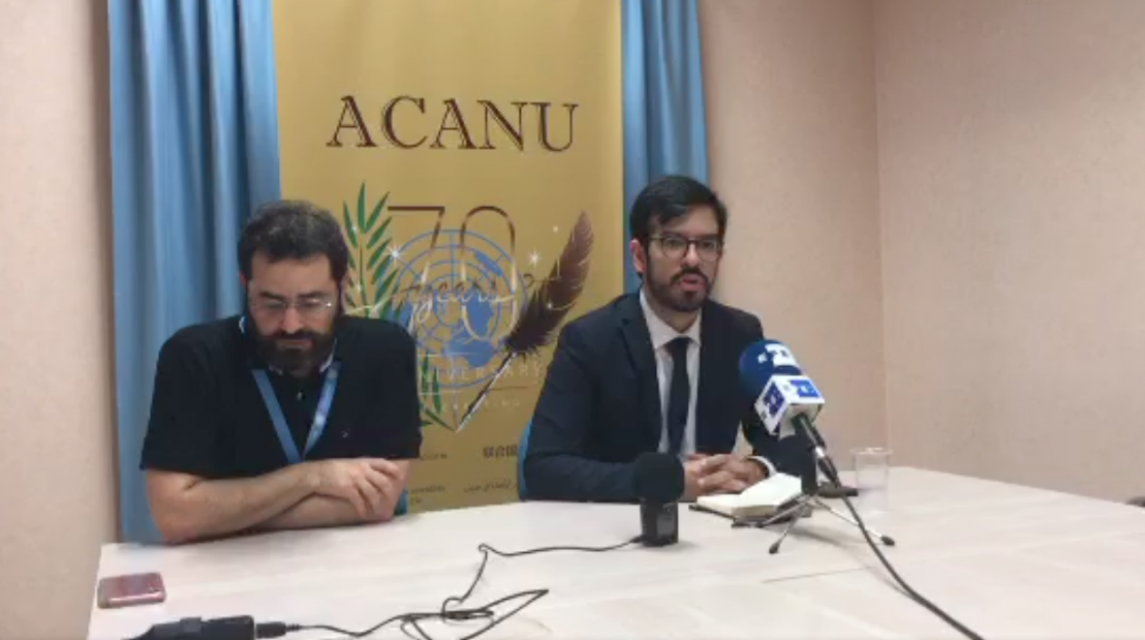 El diputado Miguel Pizarro (derecha).