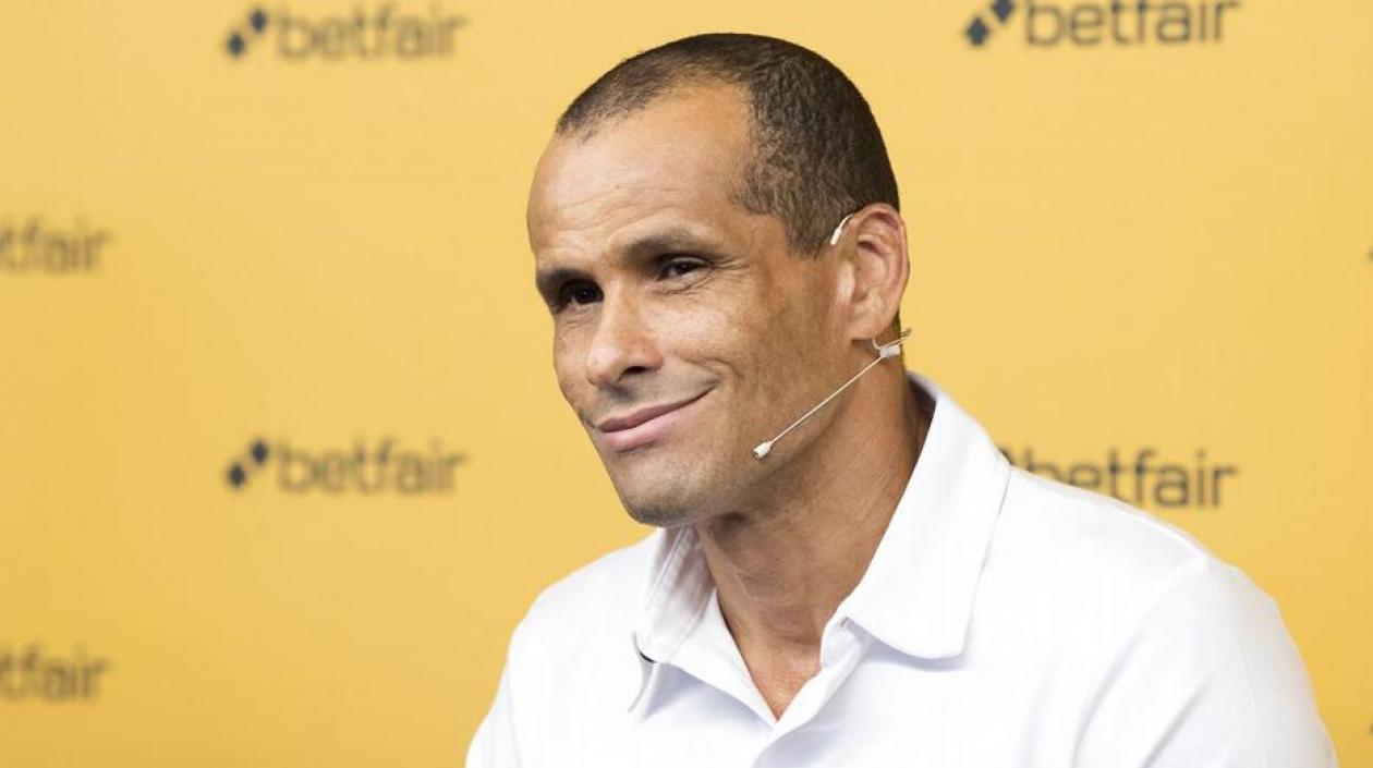 Rivaldo, leyenda del fútbol mundial. 