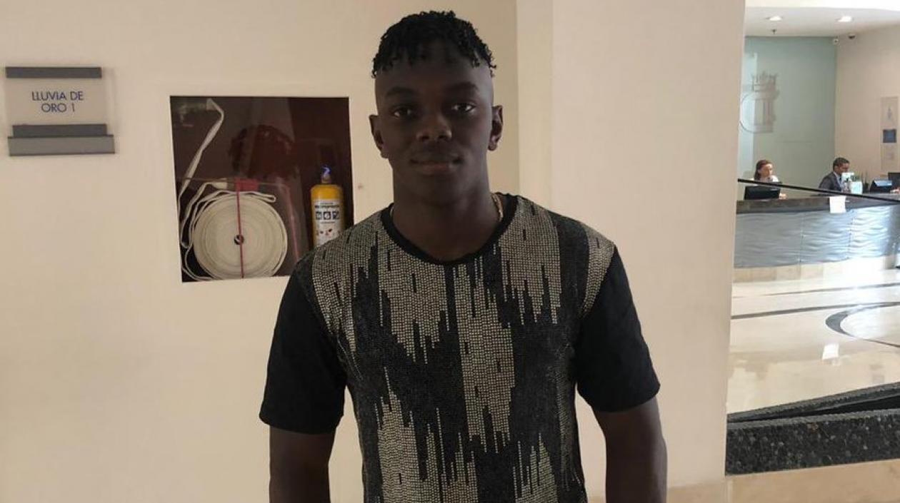 Edwin Cetre en el proceso de exámenes médicos.