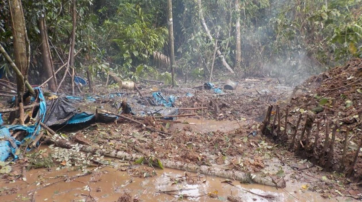 tivo Destrucción de un laboratorio para procesar cocaína.