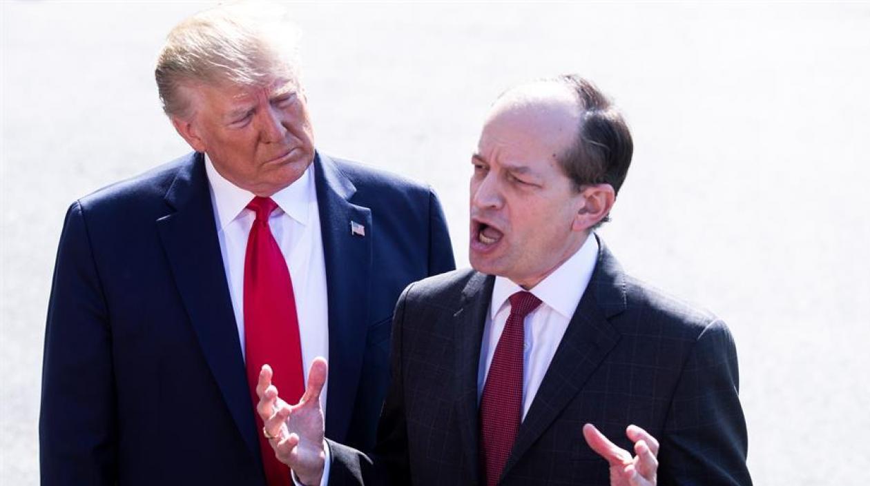 Donald Trump y Alex Acosta.