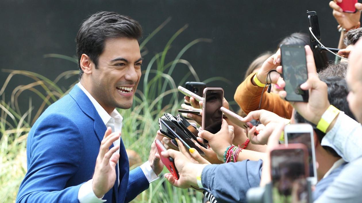 El cantante Carlos Rivera (voz de Simba) en la presentación de 'El rey león' en Ciudad de México.