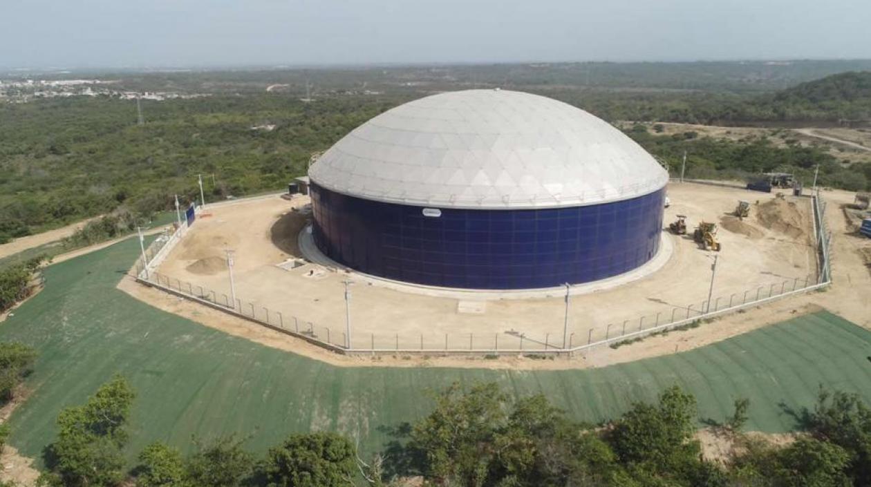 Foto del Megatanque de 7 de Abril.