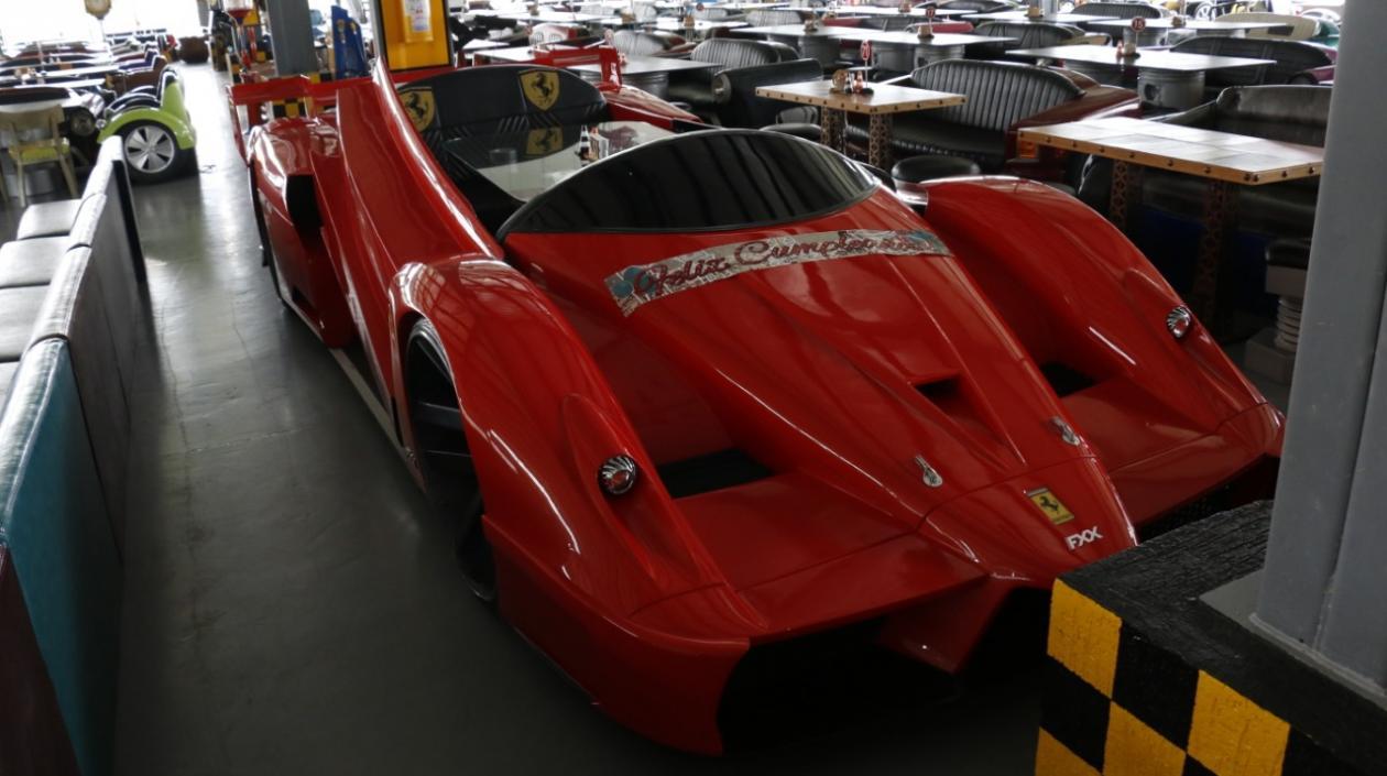 Uno de los carros que eran propiedad de alias 'Guacharaco'.