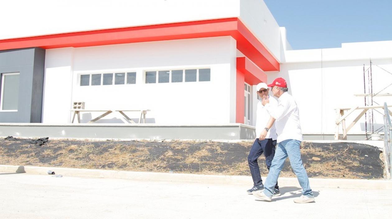 El secretario de Salud, Armando De La Hoz y el Gobernador Eduardo Verano.