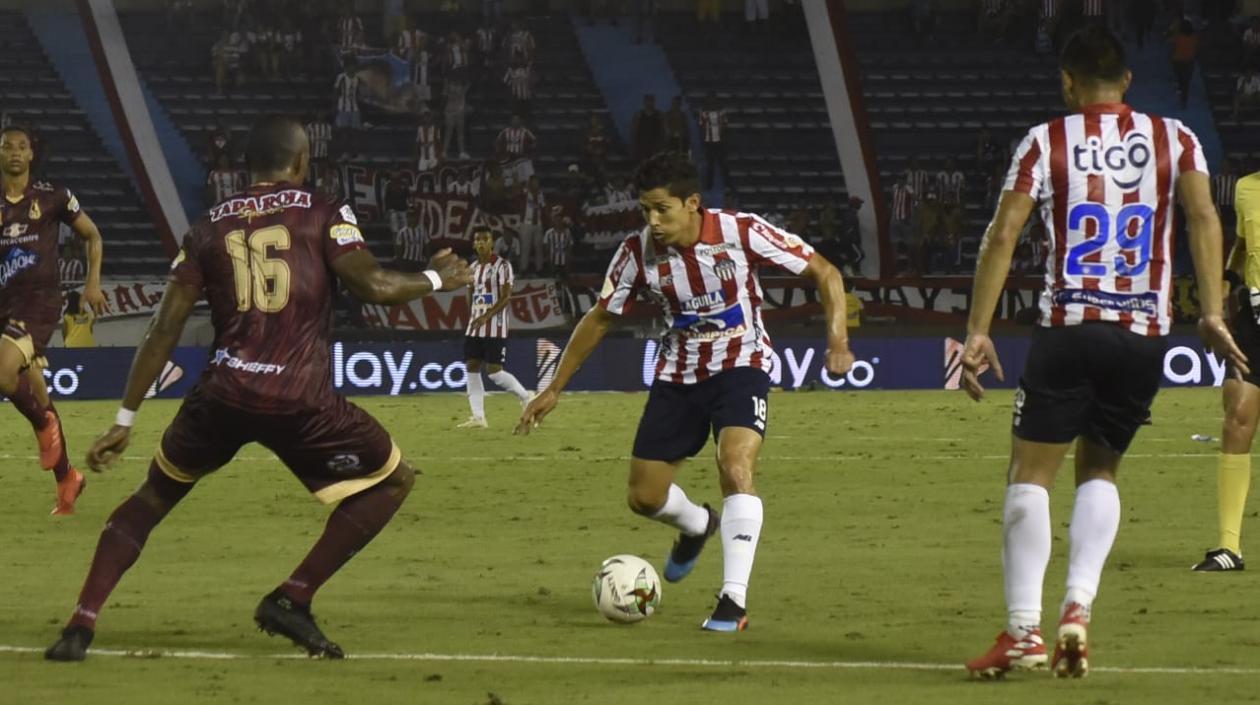 Matías Fernández, jugador chileno de Junior. 