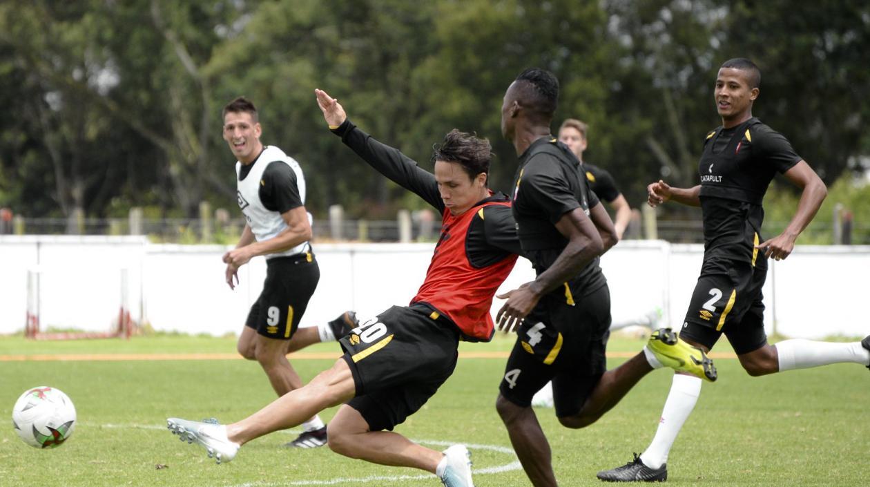 Luis Manuel Seijas durante un entrenamiento con Santa Fe.