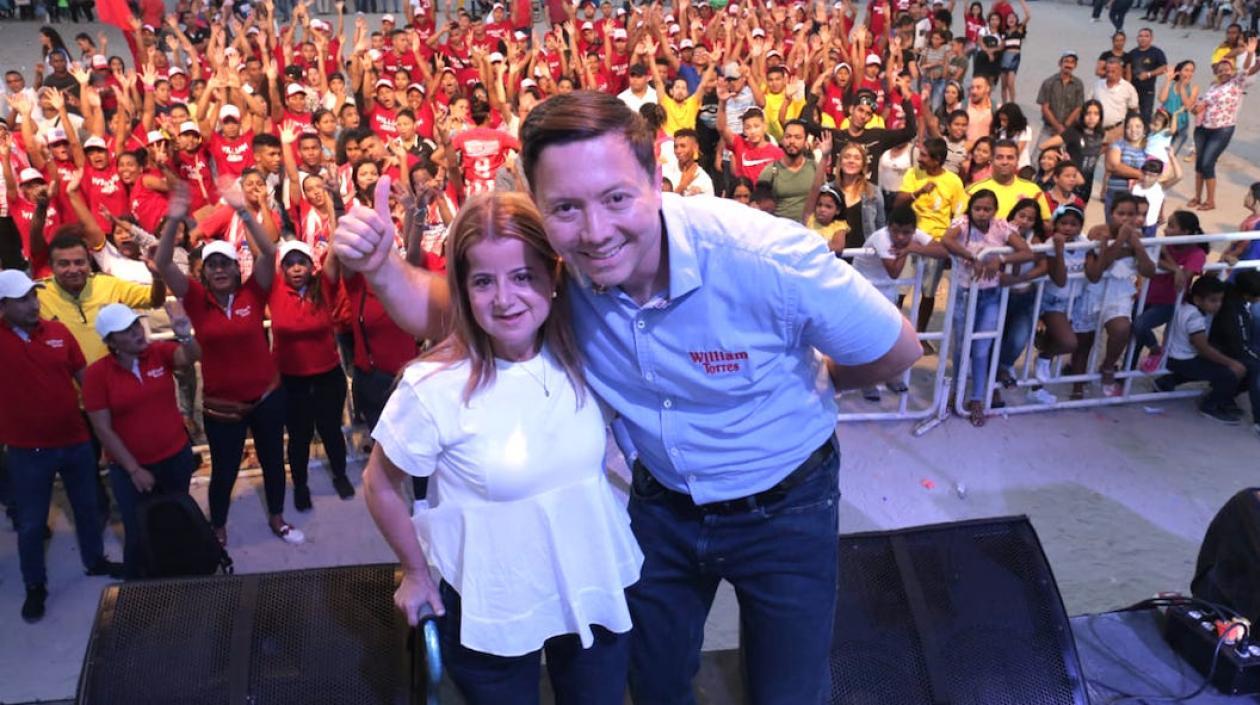 La candidata a la Gobernación, Elsa Noguera, y el aspirante a la Alcaldía de Soledad, William Torres.