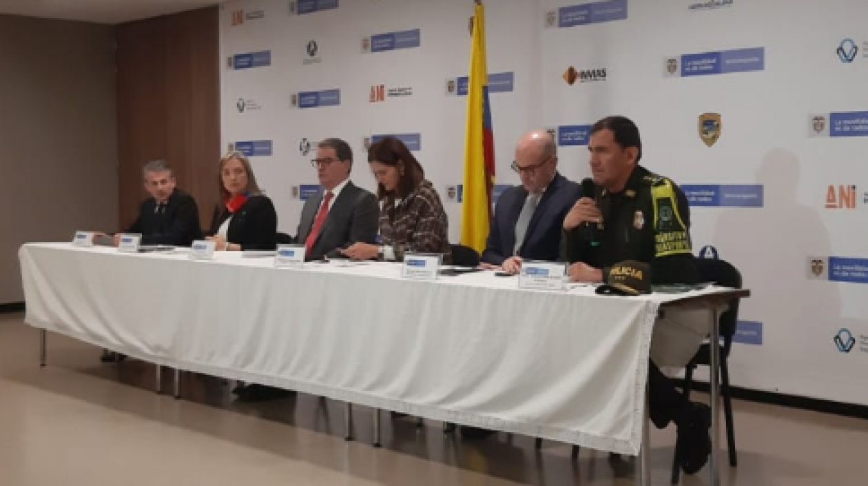 Ministra de Transporte, Ángela María Orozco, informó del proceso de revisión.