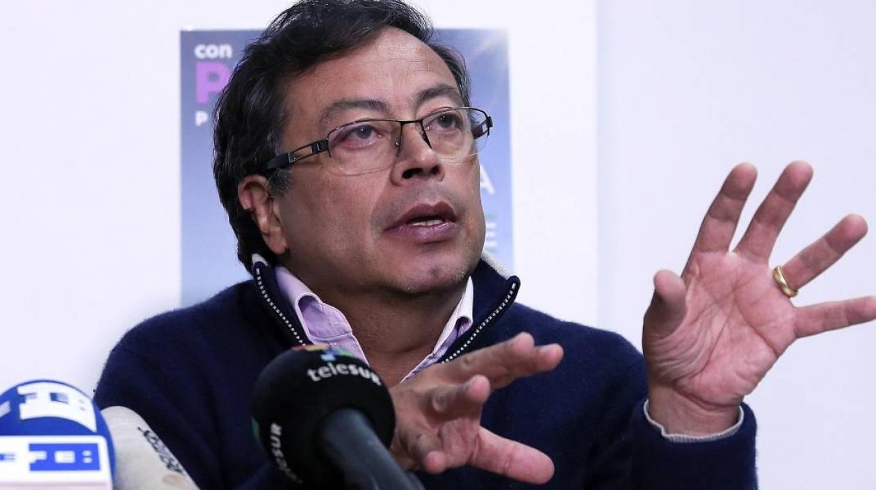 Gustavo Petro, senador.