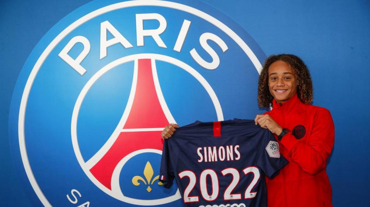 Xavi Simons, presentado por el PSG.