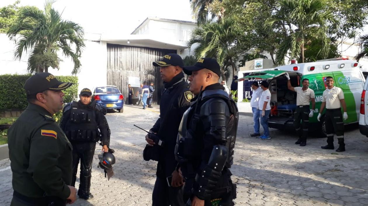 El Comandante Operativo de la Policía Metropolitana de Barranquilla en la Cárcel Distrital El Bosque.
