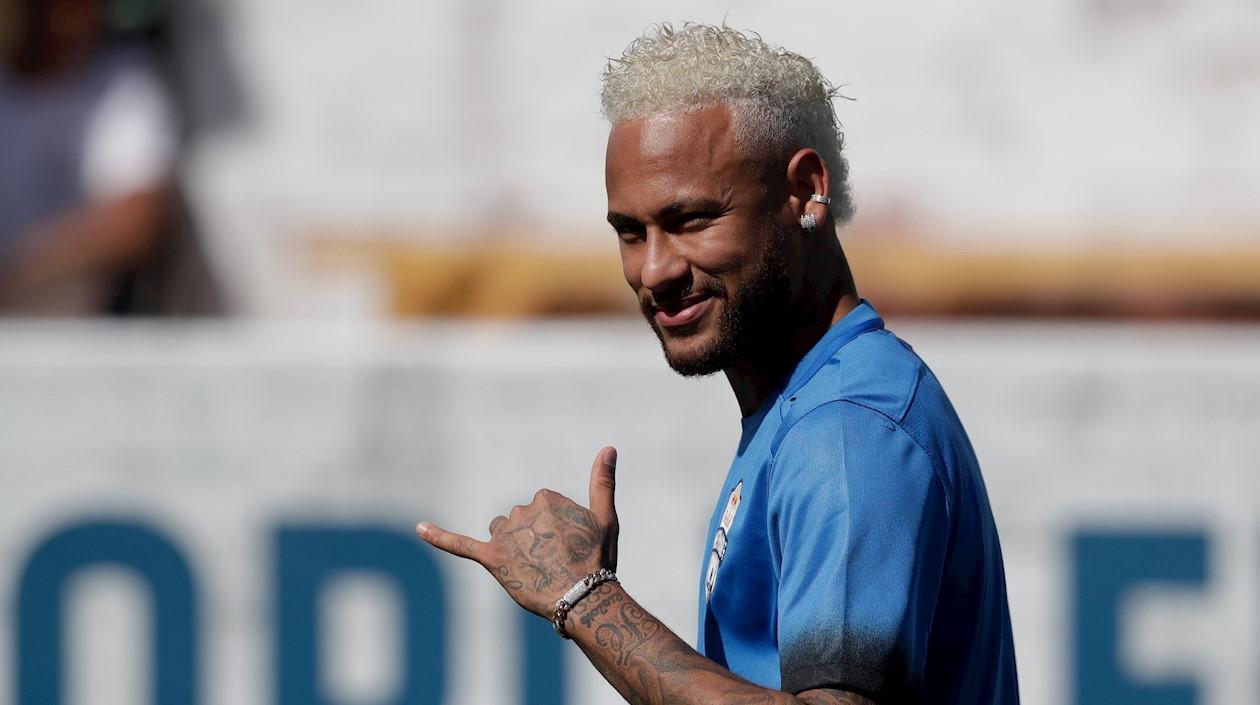 Neymar, futbolista brasileño.