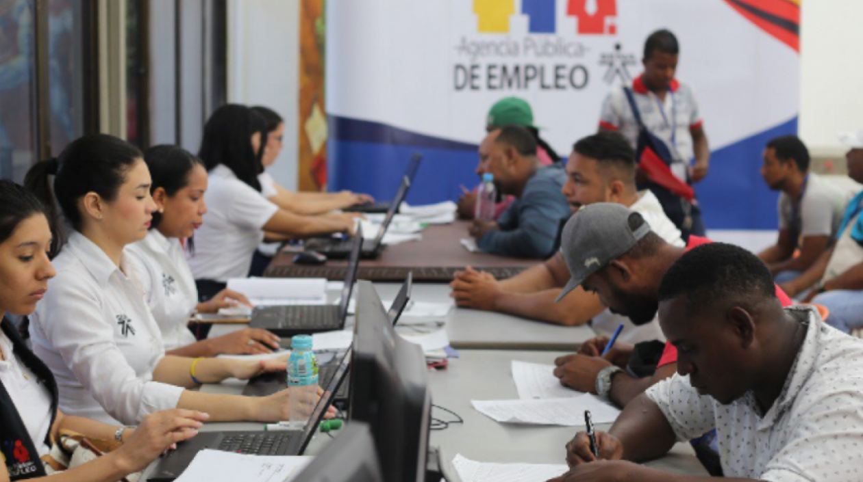 En junio de 2019, la tasa de desempleo en el total de las 13 ciudades y áreas metropolitanas fue 10,7%.