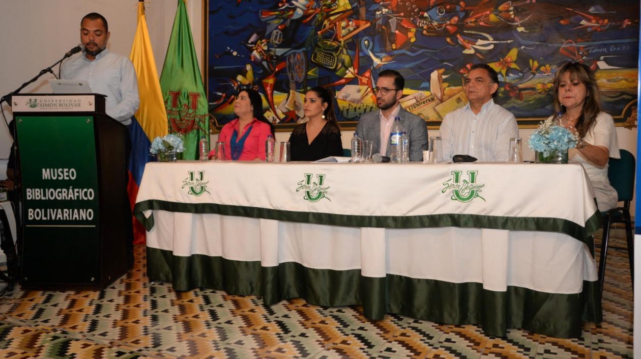 Lanzamiento del Congreso. 