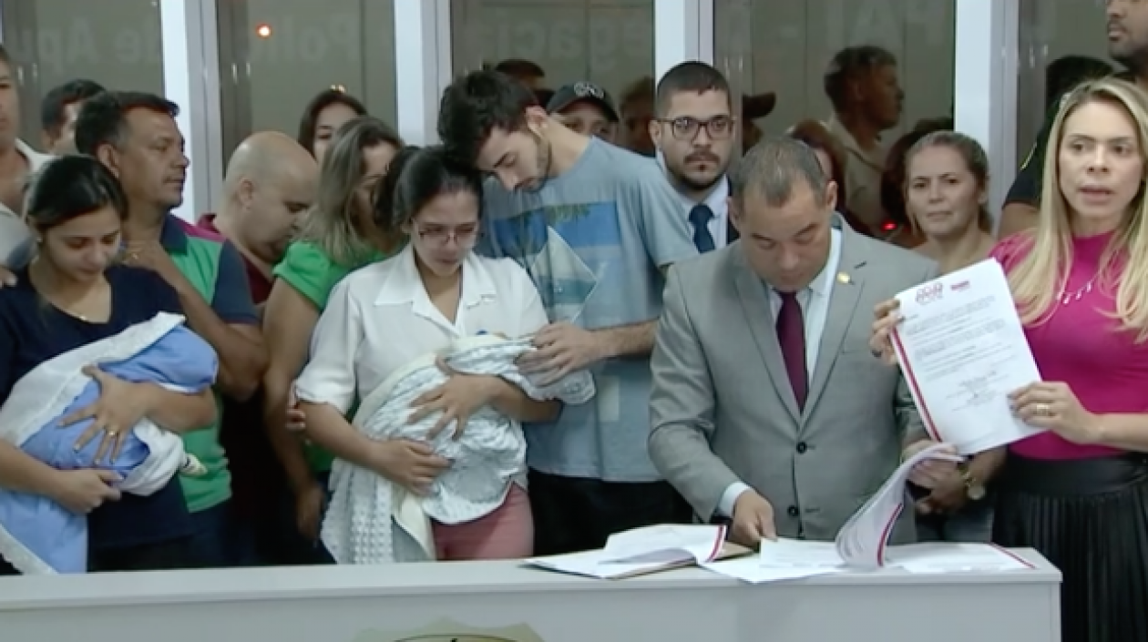 Los padres y los bebés fueron sometidos a exámenes de ADN.