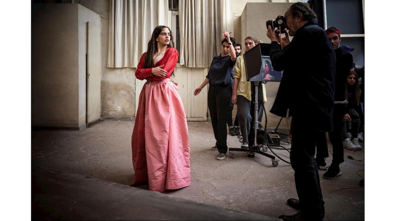 La cantante Rosalía posando para el calendario Pirelli 2020.